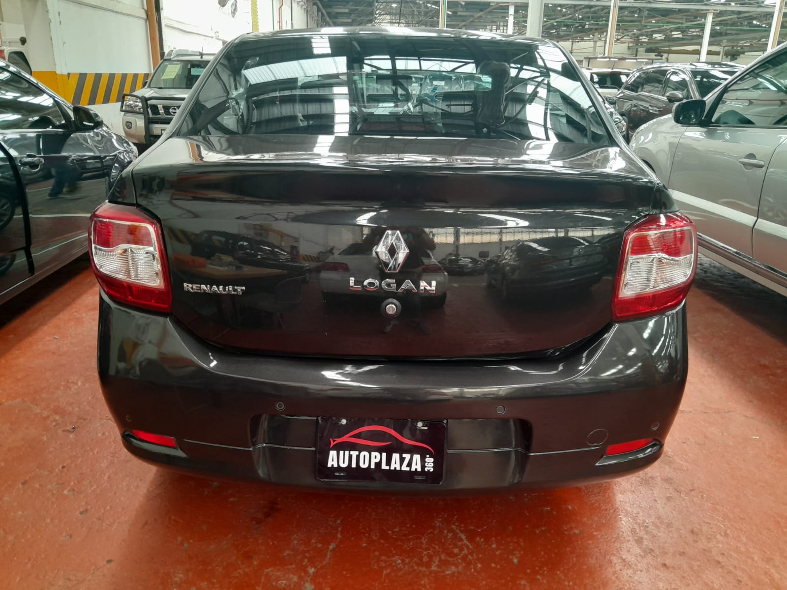 Renault Logan Dynamique 2016 At
